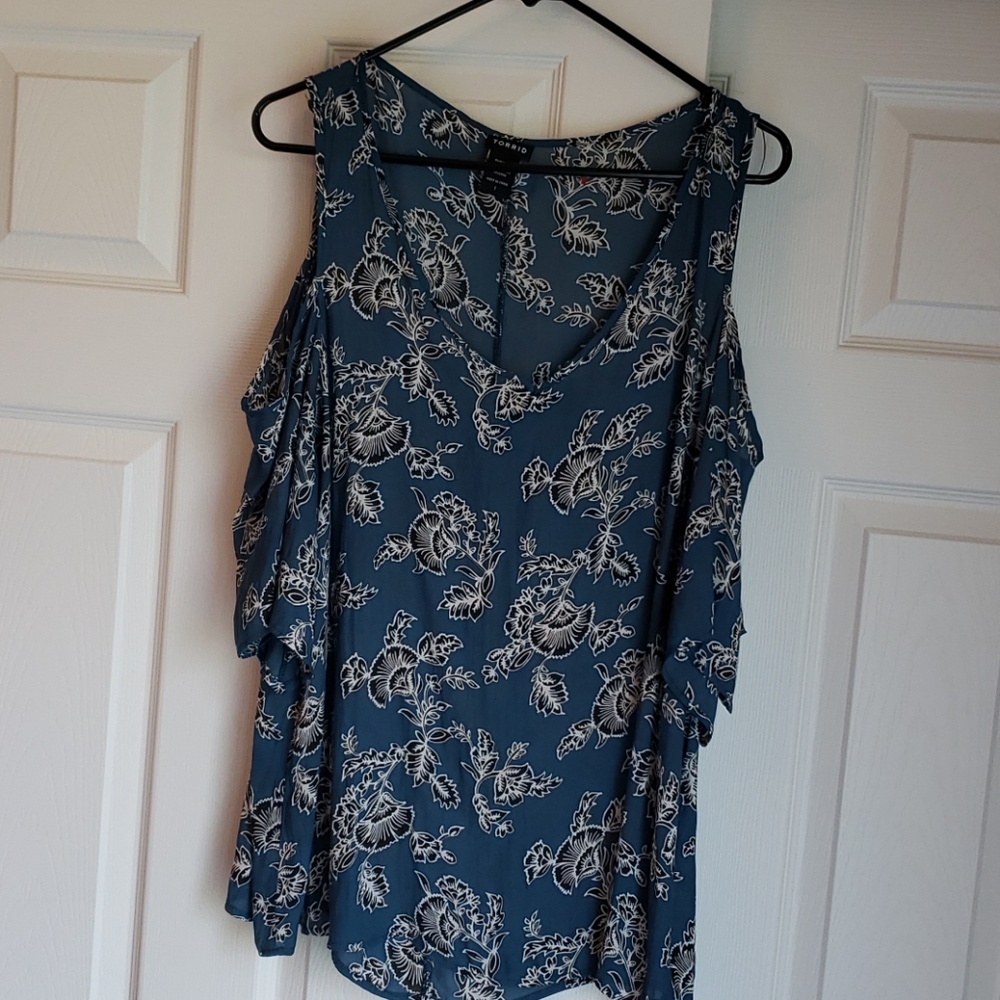 Torrid  Women top blouse Size 1 used